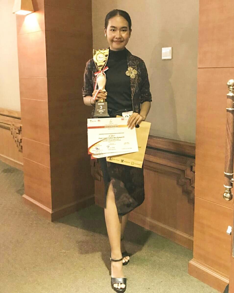 35. Putu Wulan Dewi - Juara 3 Lomba Fasion Show Endek Lovers 2019