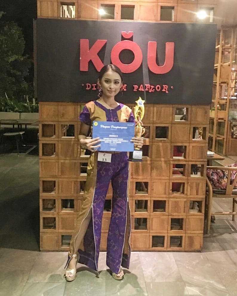 44. Ni Wayan Indira Cahyani - Juara 3 Lomba Fashion Busan Casual Endek