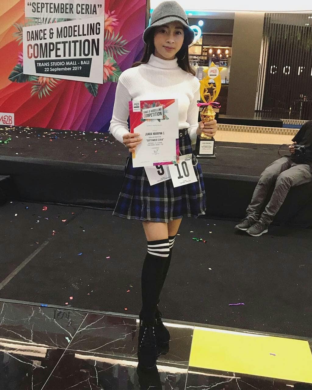 53. Ayu Dina Amalia Desyanti - Juara Harapan 1 Casual K-pop Dan Juara Favorit 3 Busana Pantai