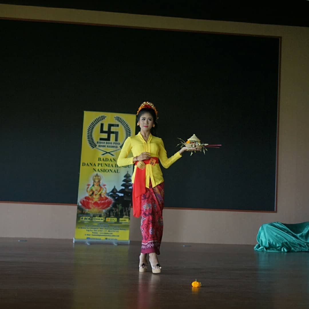 59. Ni Putu Riska Ayungga A.W.P. - Juara 2 Lomba Busana Adat Ke Pura Tingkat SMA