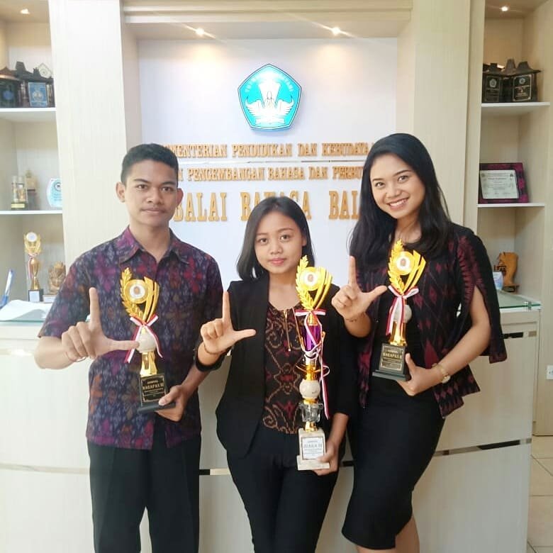 73. A. A. Ayu Mira Dwiyanti - Juara Harapan 2 Lomba Reportase Berita Se-Bali